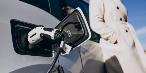 Un estudio sobre los propietarios de VE y paneles solares demuestra la conexión entre ambas tecnologías