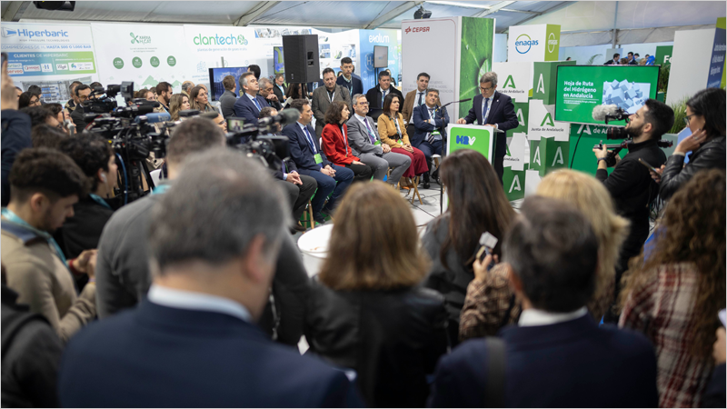 El consejero de Industria, Energía y Minas, Jorge Paradela, durante la presentación de la Hoja de Ruta del Hidrógeno Verde en Andalucía.