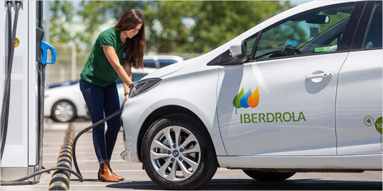 Punto de recarga de vehículo eléctrico de Iberdrola.