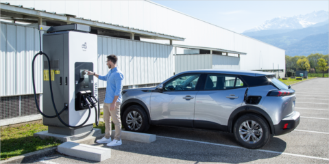 Un enfoque innovador de la infraestructura y la recarga de vehículos eléctricos con EVlink Pro DC 180 kW de Schneider Electric