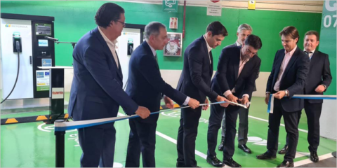 Inaugurado un hub de recarga para vehículos eléctricos en Alicante, con 32 plazas y energía renovable