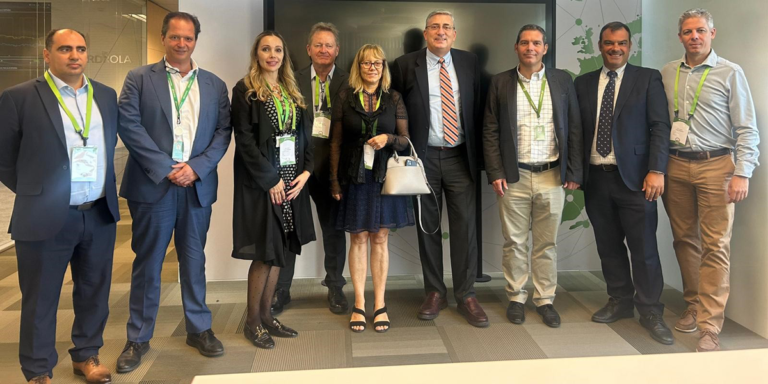 miembros de Schneider Electric e Iberdrola