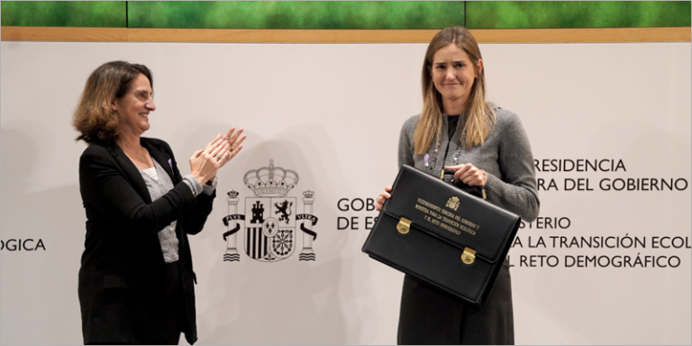 ara Aagesen, ha recibido este lunes la cartera de manos de su predecesora, Teresa Ribera