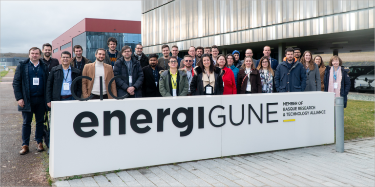 El centro vasco CIC energiGUNE ha acogido en sus instalaciones del Campus Vitoria-Gasteiz del Parque Tecnológico de Euskadi la reunión de lanzamiento del proyecto europeo SOLIDBAT.