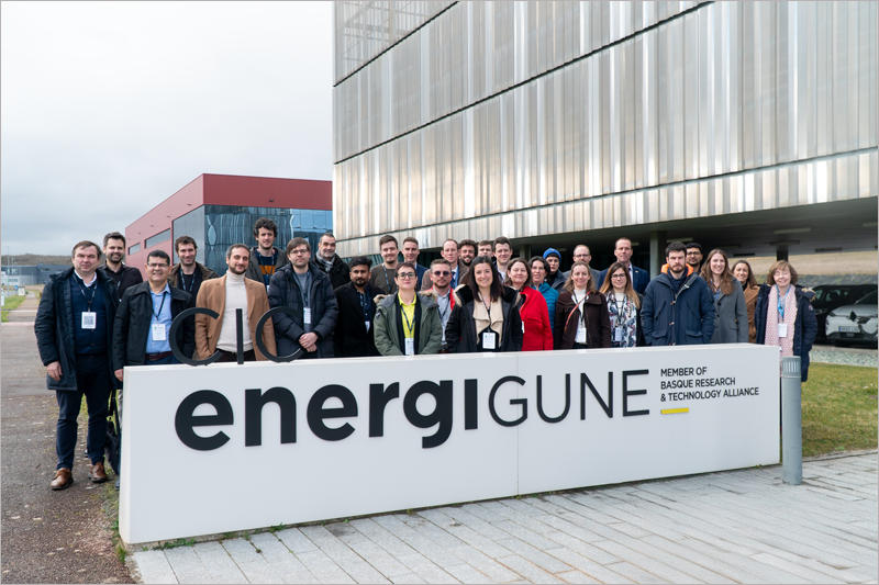 El centro vasco CIC energiGUNE ha acogido en sus instalaciones del Campus Vitoria-Gasteiz del Parque Tecnológico de Euskadi la reunión de lanzamiento del proyecto europeo SOLIDBAT.