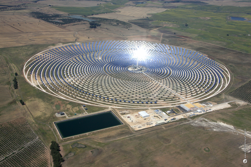 La energía termosolar ha alcanzado 4.127 GWh de generación total en 2024, un 25% durante la noche, según Protermosolar