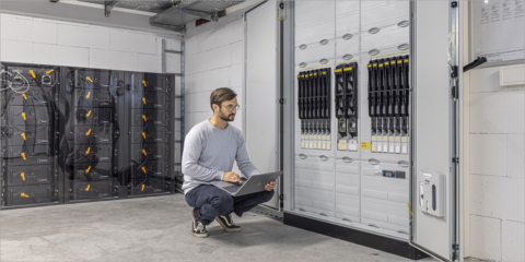 Desarrollan un software basado en IA para un control eficiente del almacenamiento energético