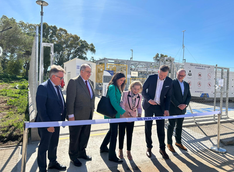 Varias autoridades acudieron al acto de inauguración de la nueva planta renovable en Zafra.