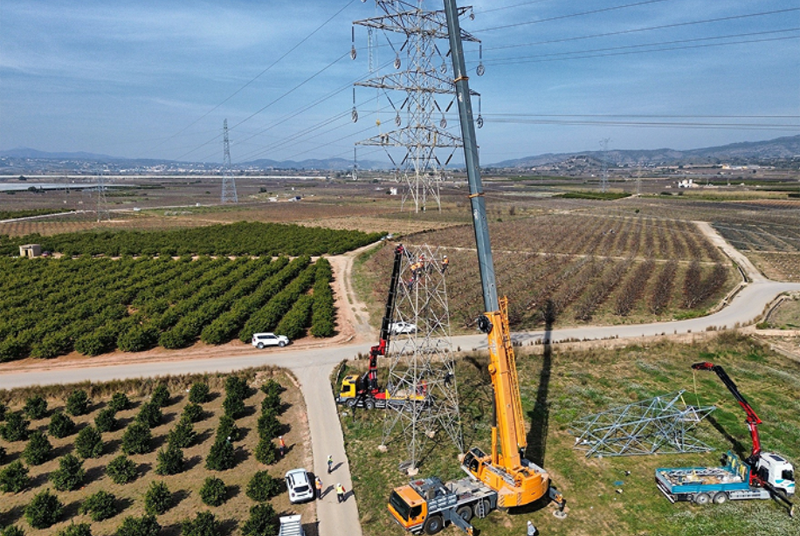 Reconstrucción de la red eléctrica en Valencia. Foto: Iberdrola.