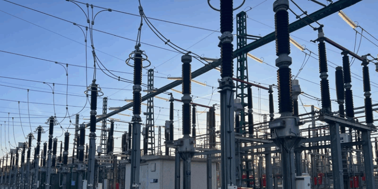 línea de 220 kV entre las subestaciones de Mas Figueres y Palau