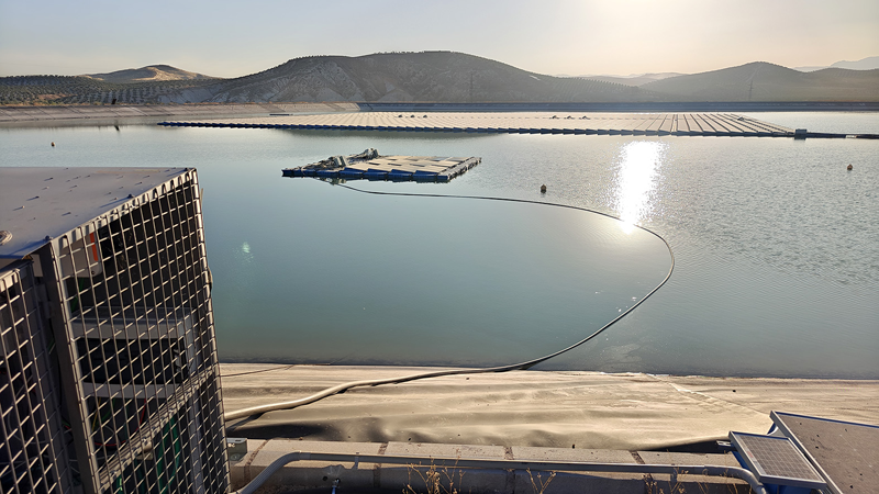 La Universidad de Jaén pone en marcha un campo de pruebas para tecnologías solares flotantes en el marco del proyecto Soletaqua