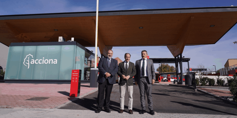 Inaugurada la electrolinera pública de Vicálvaro