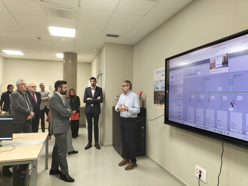 El secretario de Estado de Energía, Joan Groizard, ha presidido la inauguración del nuevo laboratorio.