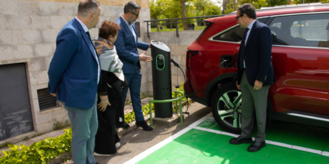 La USAL pone en marcha la fase inicial de una nueva infraestructura de recarga para vehículos eléctricos