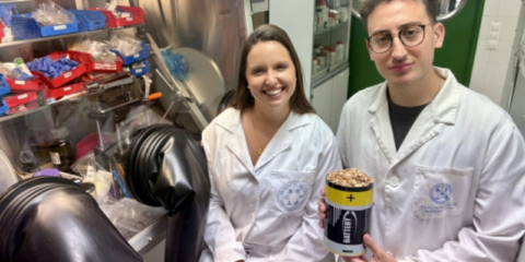 Investigadores de la UCO crean baterías más sostenibles a partir de cáscara de pistacho