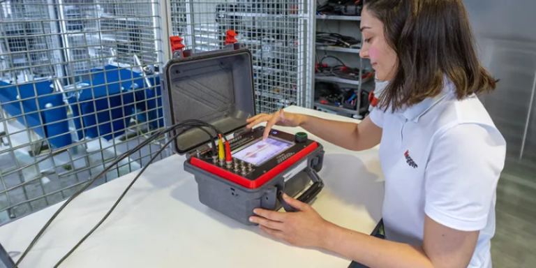 El ICMneo de Megger permite que las mediciones de descargas parciales sean más sencillas y eficaces.