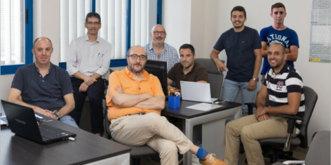 La UCA desarrolla un sistema inteligente para reducir la dependencia de la red eléctrica