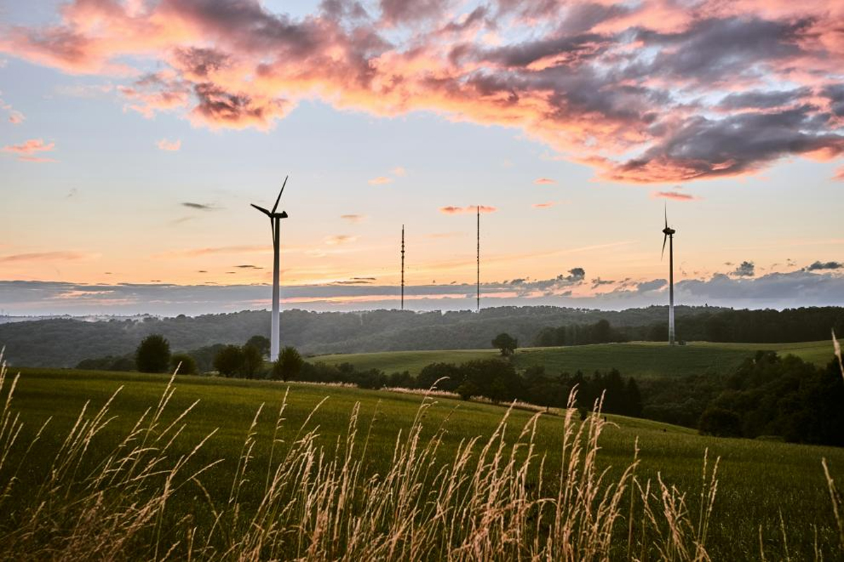 La Comisión Europea refuerza el apoyo a las comunidades energéticas a través de la contratación pública