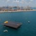 El Puerto de Valencia recibe la primera plataforma solar marina para iniciar sus pruebas