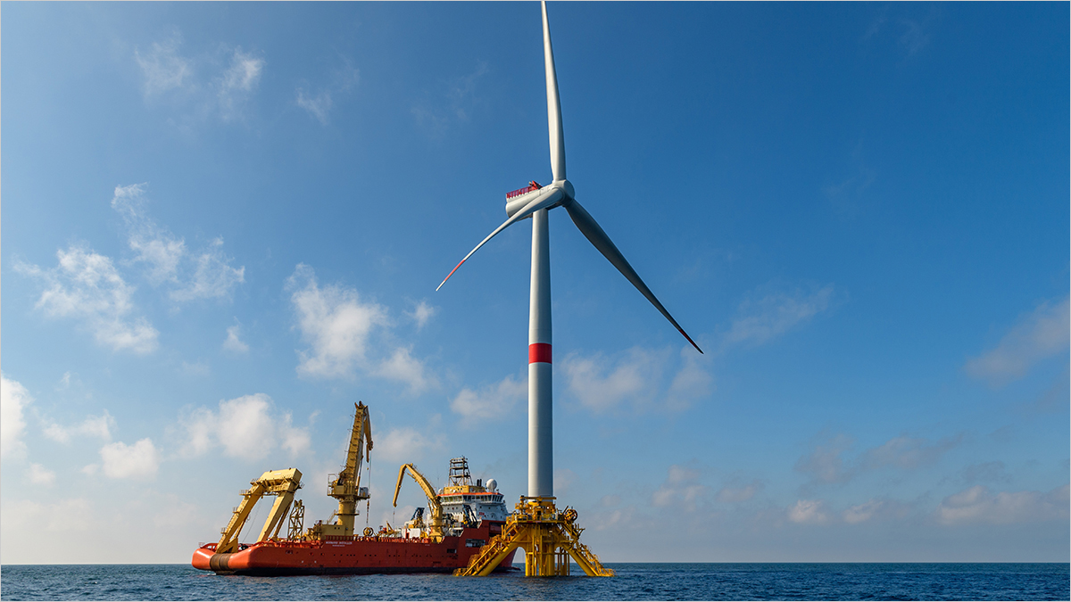 Redes eléctricas, regulación e infraestructuras, claves para acelerar la eólica marina en el Mediterráneo