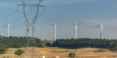 Luz verde al nuevo marco para invertir 17.900 millones de euros adicionales en redes eléctricas