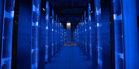 Schneider Electric completa la entrega de infraestructura para IA en el campus Lake Mariner de TeraWulf