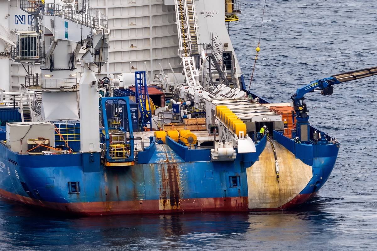 Red Eléctrica inicia el tendido del cable submarino de la interconexión con Francia por el Golfo de Bizkaia 