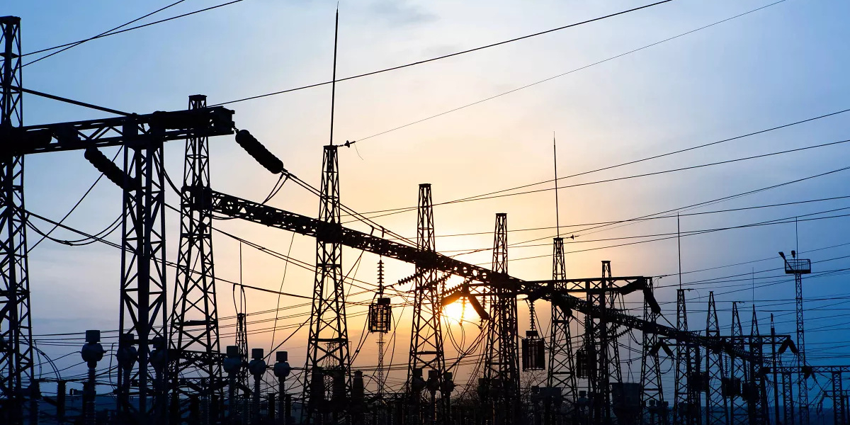 La monitorización continua permite detectar anomalías y anticipar posibles fallos en los transformadores eléctricos.