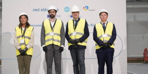 Las obras de interconexión eléctrica con Francia por el Golfo de Bizkaia alcanzan el 70% de ejecución