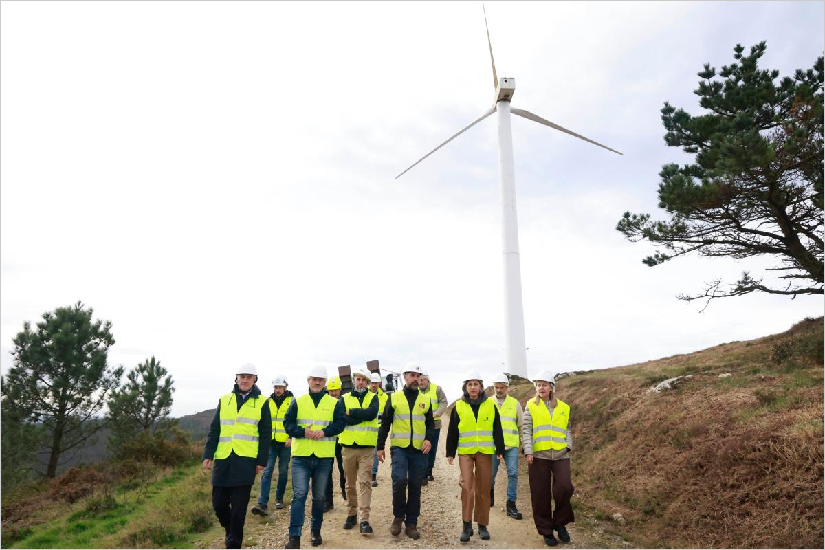 Aerogeneradores de un parque eólico en Galicia, en el contexto de la repotenciación para mejorar la energía renovable
