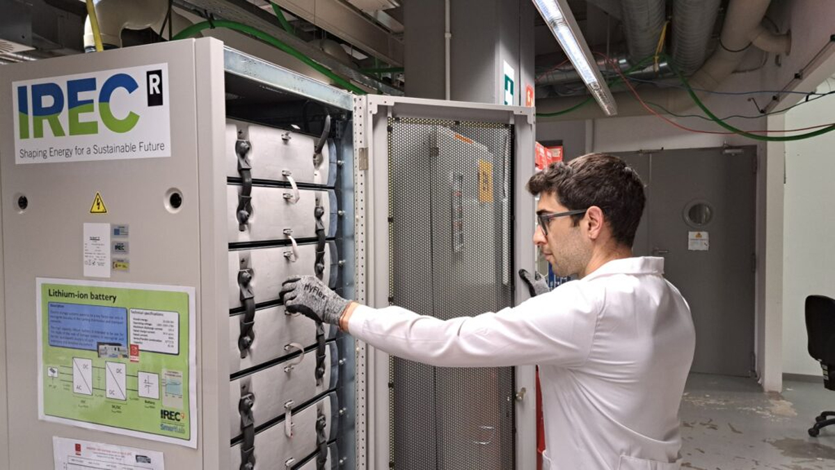 Imagen sobre gemelos digitales aplicados a baterías para monitorizar el almacenamiento energético y mejorar su rendimiento.