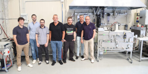 Validan en laboratorio un sistema integrado para producir hidrógeno verde y convertirlo en electricidad