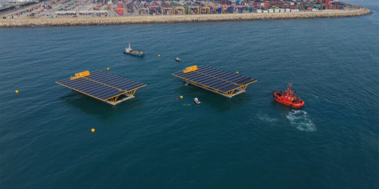 El Puerto de Valencia alberga un demostrador solar flotante marino de 1 MW formado por dos plataformas de 500 kW